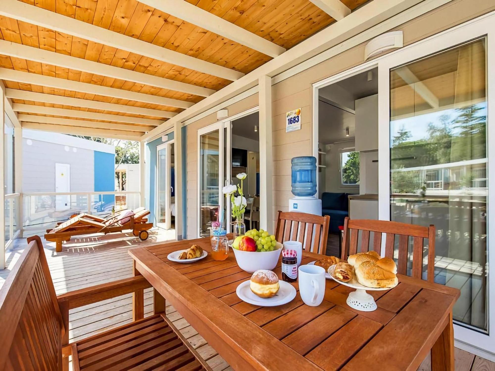 Mobile Homes Mediteran In Caravan Park Strasko, نوفاليا المظهر الخارجي الصورة