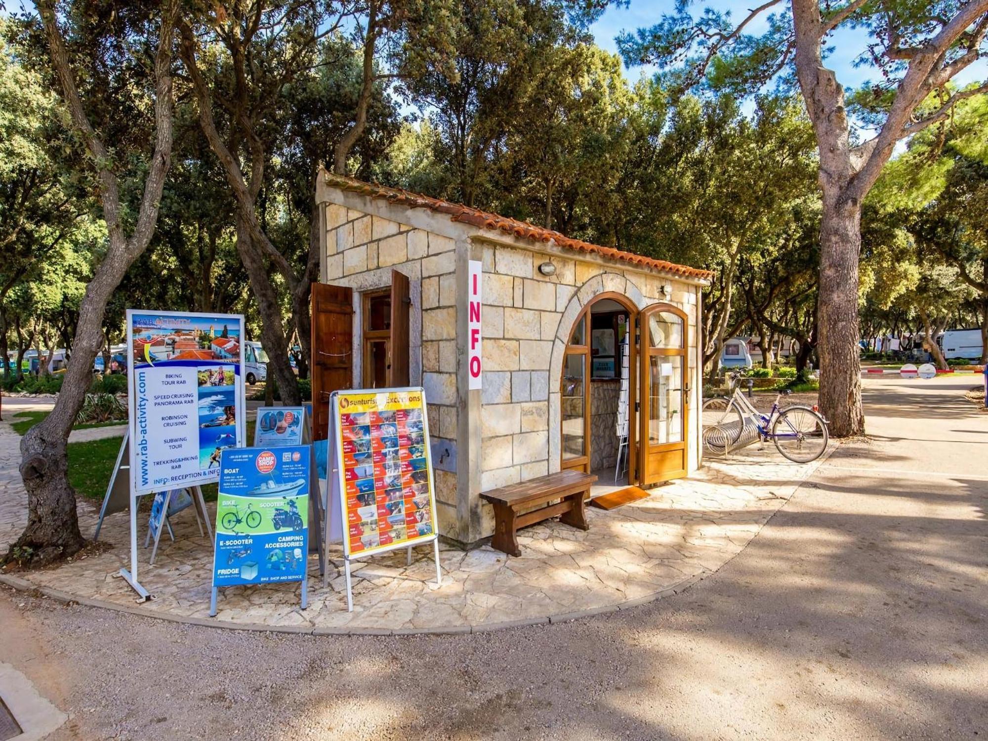 Mobile Homes Mediteran In Caravan Park Strasko, نوفاليا المظهر الخارجي الصورة