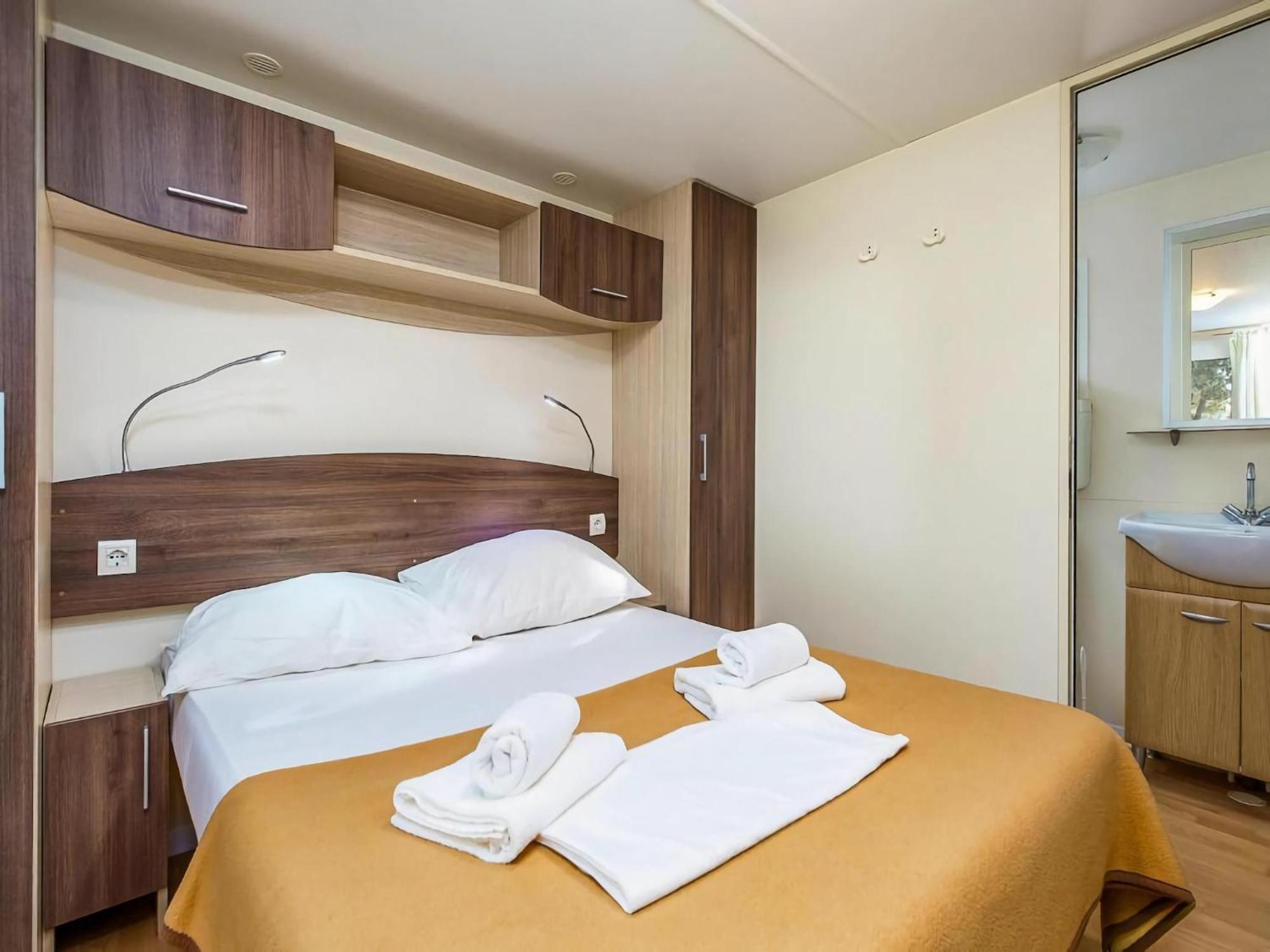 Mobile Homes Mediteran In Caravan Park Strasko, نوفاليا المظهر الخارجي الصورة